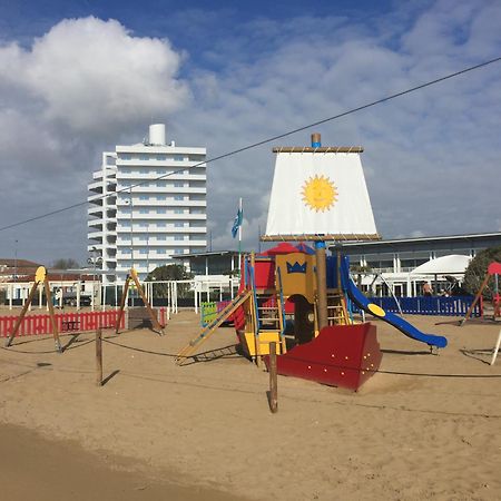 Beach Palace With Small Swimming Pool, Private Beach, Parking Lido di Jesolo Zewnętrze zdjęcie