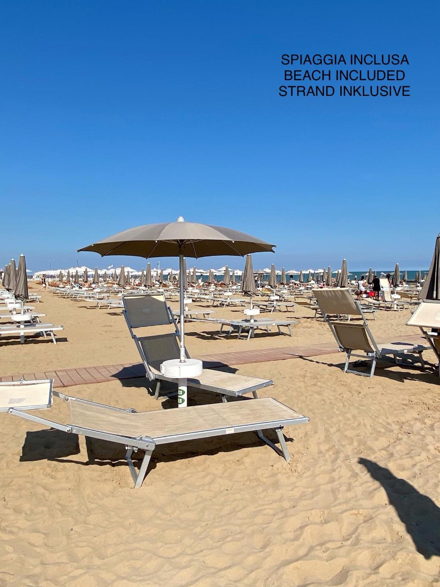 Beach Palace With Small Swimming Pool, Private Beach, Parking Lido di Jesolo Zewnętrze zdjęcie